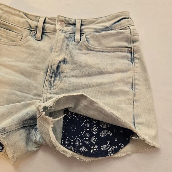 High‎ Rise Denim Shorts - Size 4 - Picture 4 of 6